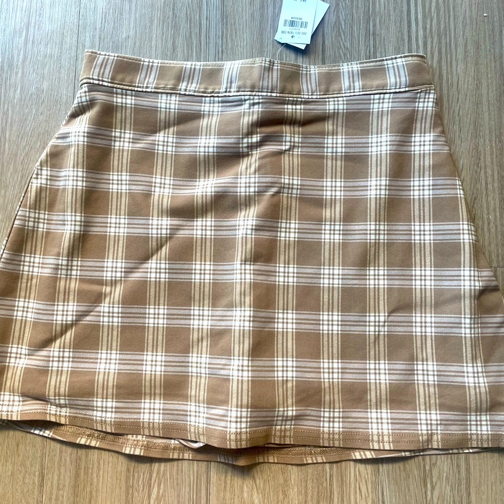 Hollister Medium Cream Skortie / skirt with shorts